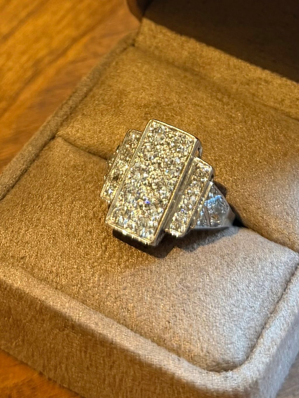 "Armelle" Bague Art déco, en platine et diamants
