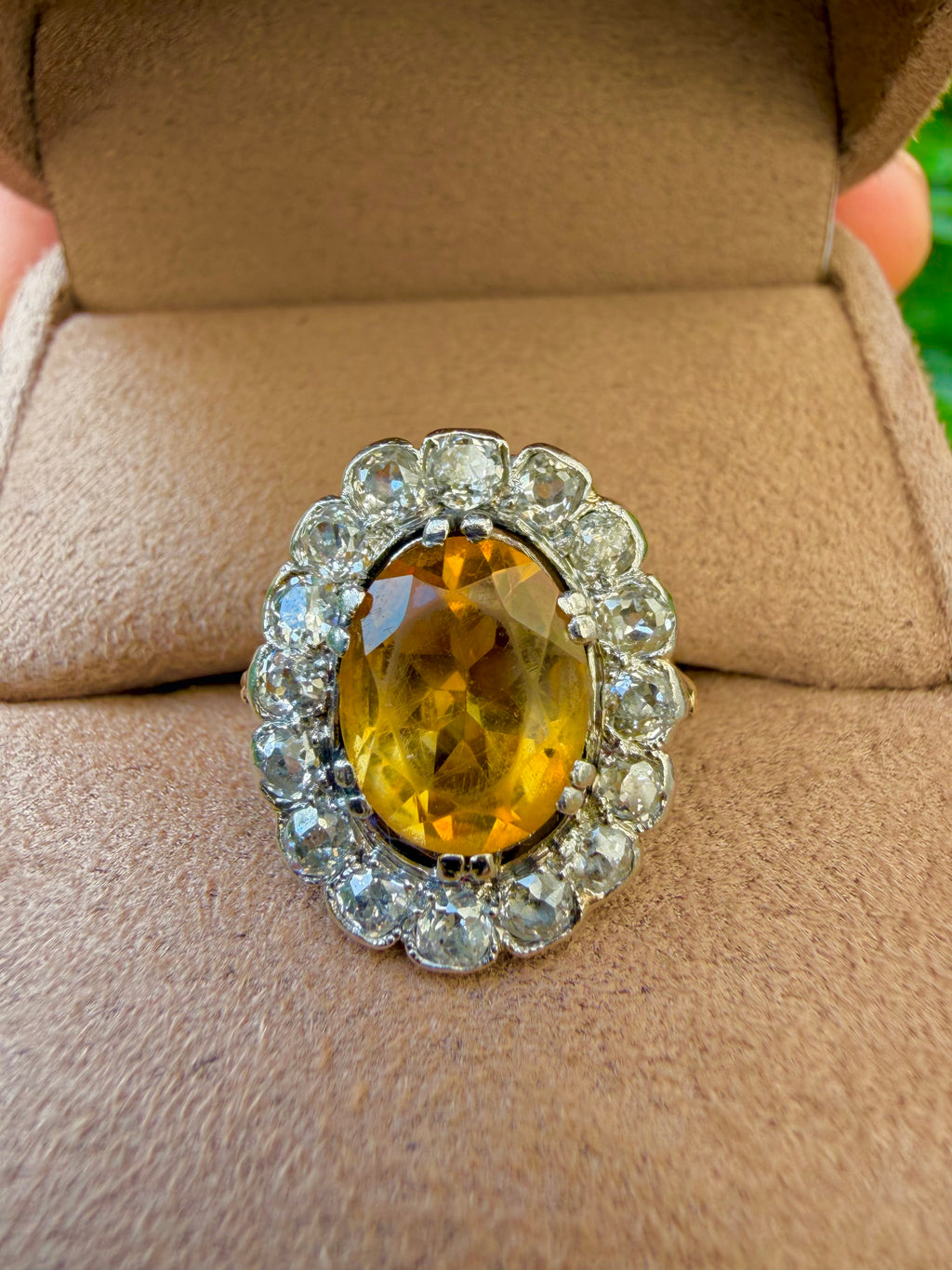 "Charlotte" Bague Pompadour en or jaune, platine citrine et diamants
