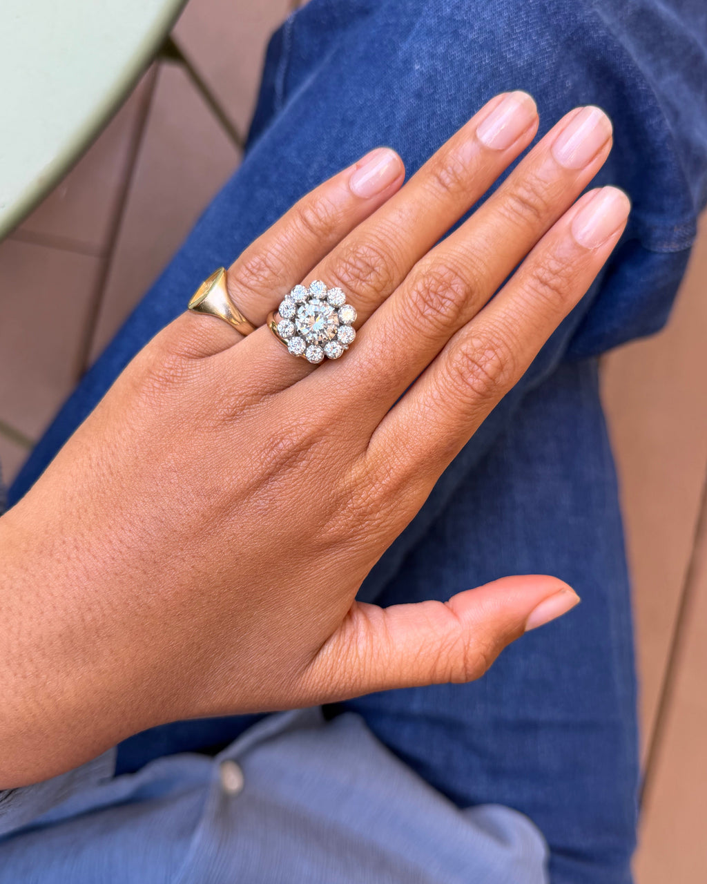 «  Alexandrine »  Bague Marguerite en platine et diamants