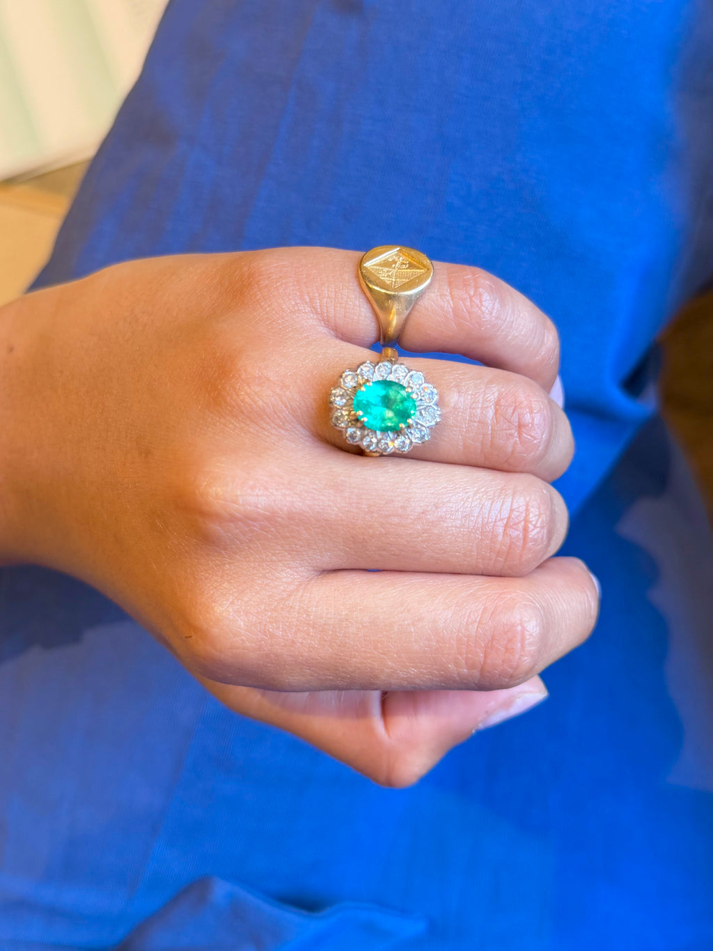 "Madeleine" Bague Marguerite en or jaune, platine émeraude et diamants