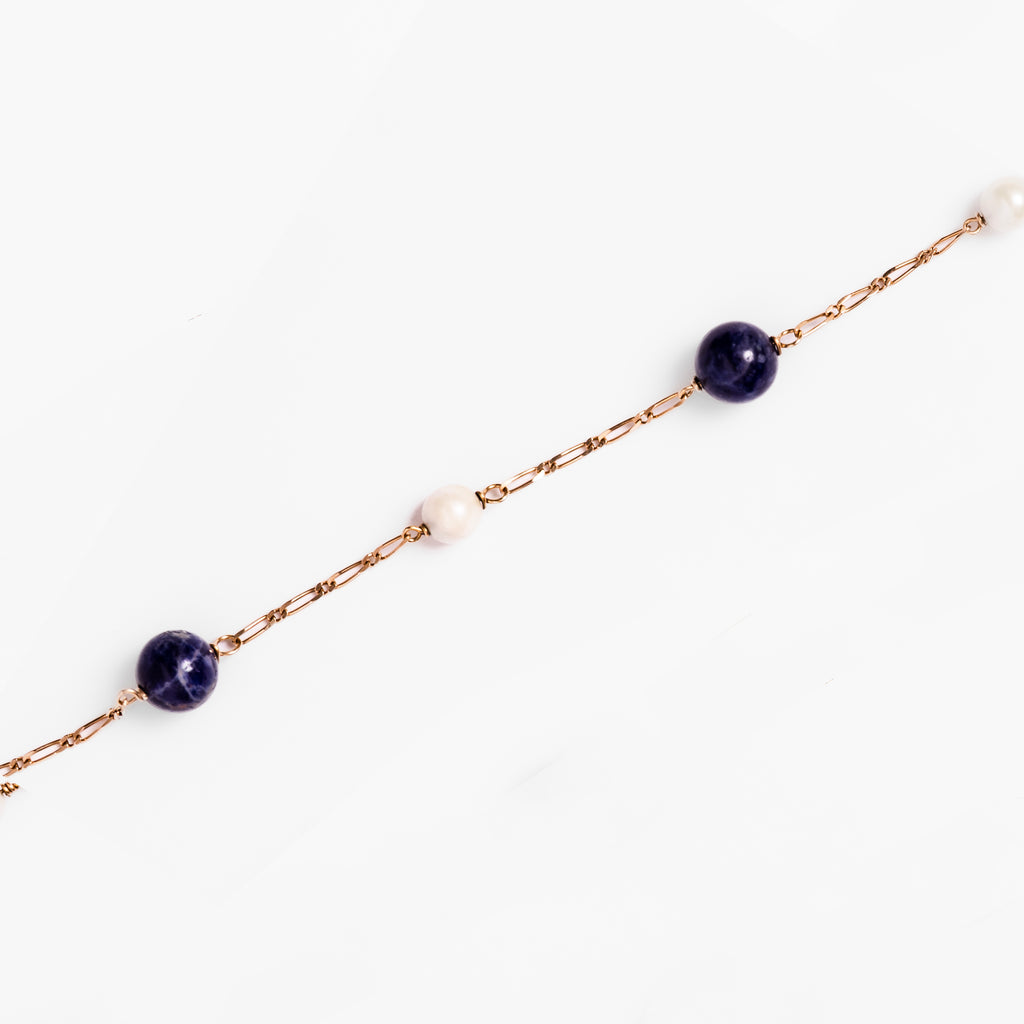 Bracelet en or jaune, perles de culture et perles de lapis lazuli