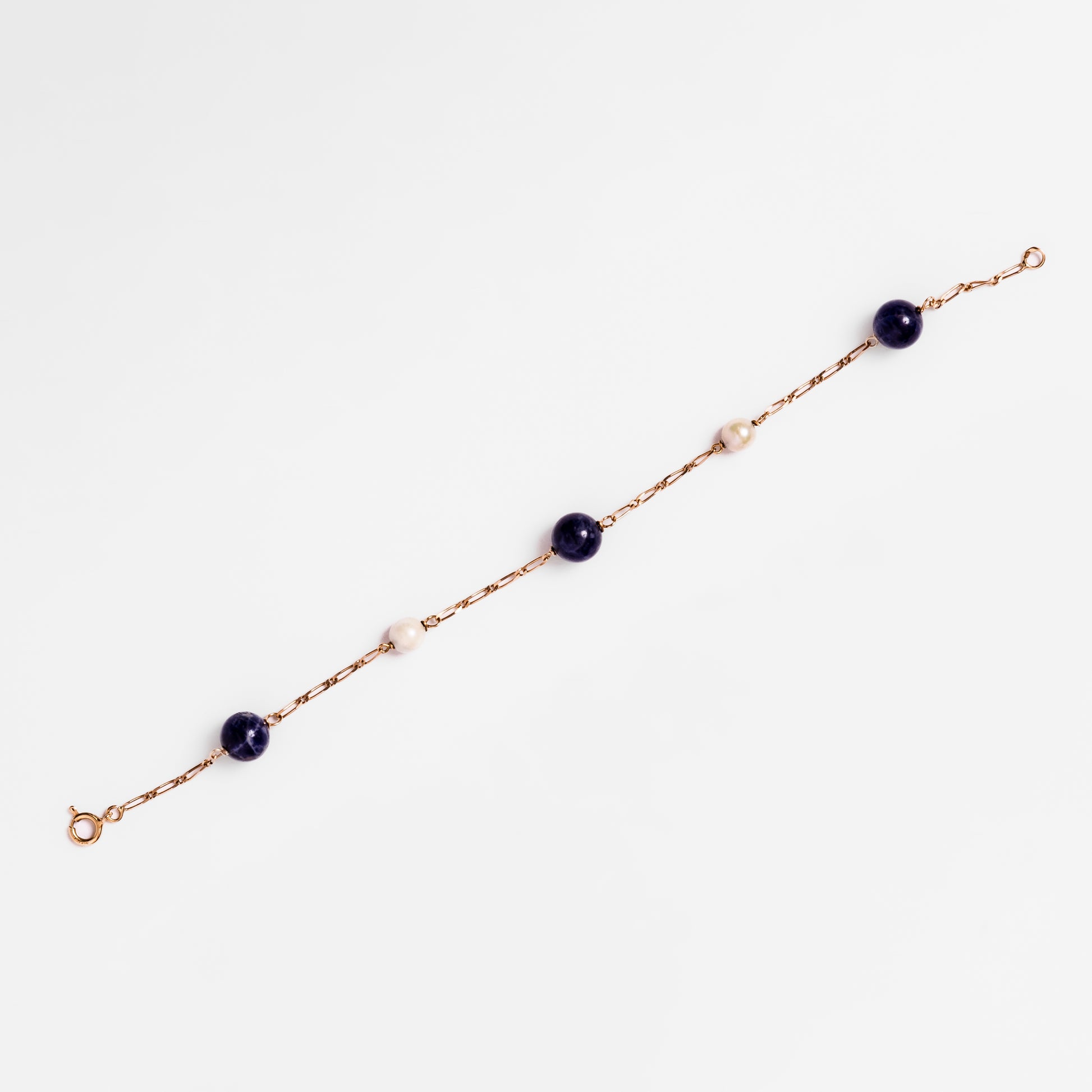 Bracelet en or jaune, perles de culture et perles de lapis lazuli