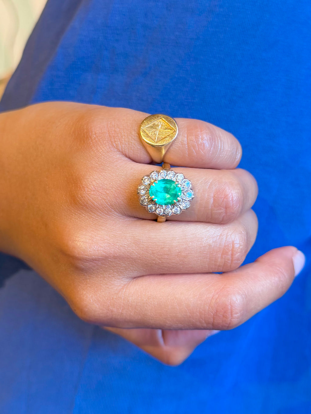 "Madeleine" Bague Marguerite en or jaune, platine émeraude et diamants