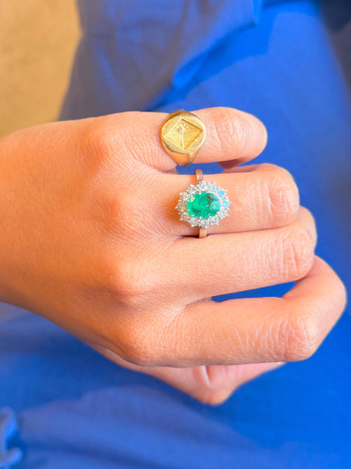 "Raphaëlle" Bague Marguerite en or blanc, émeraude et diamants