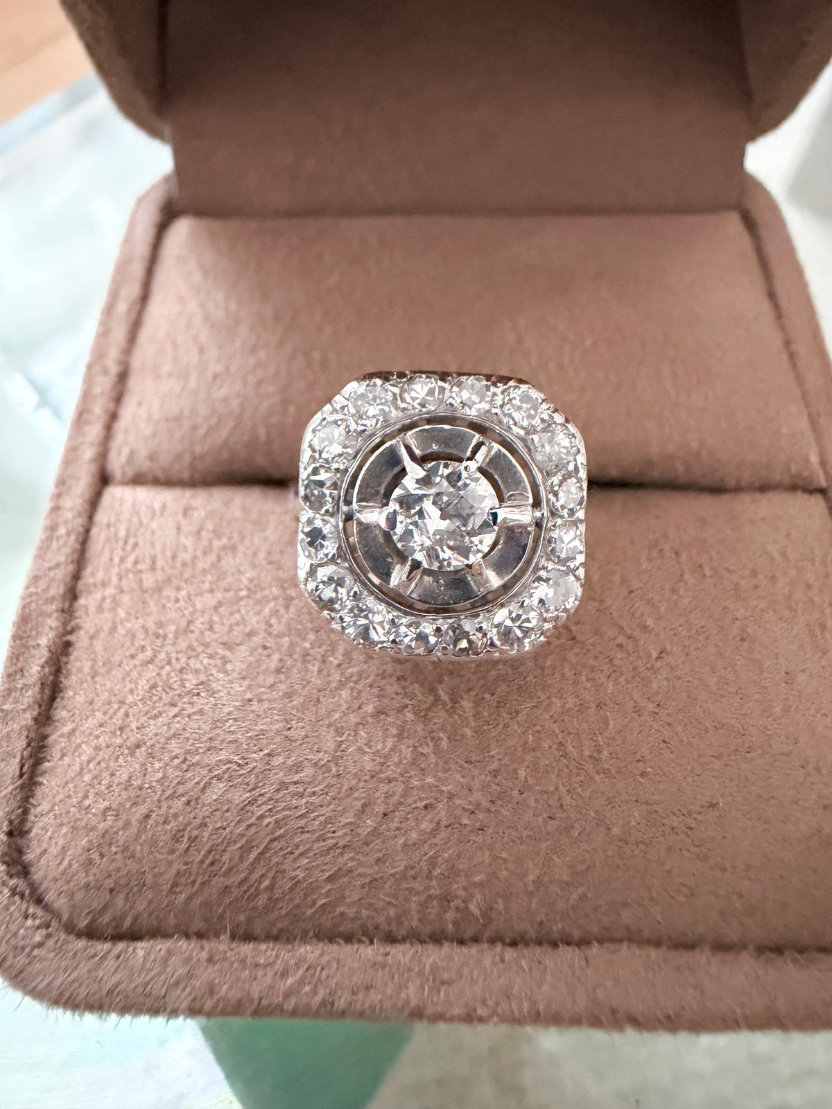 "Laeticia"  Bague art déco or blanc et diamants 1,5 carats