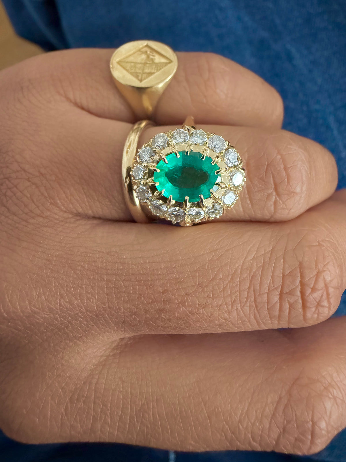 « Garance » Bague Pompadour en or jaune, émeraude et diamants