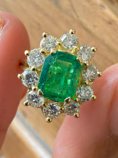 "Cécile" Bague Pompadour en or jaune, émeraude et diamants