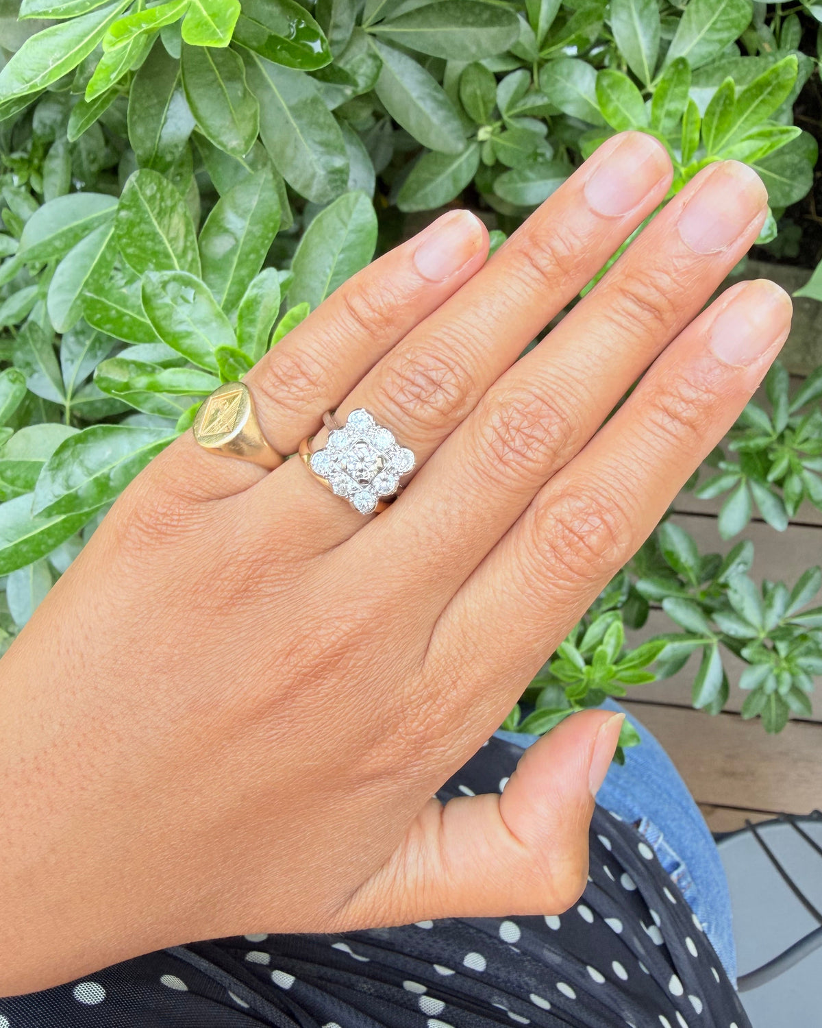 "Loup" Bague entourage art déco en platine et diamants