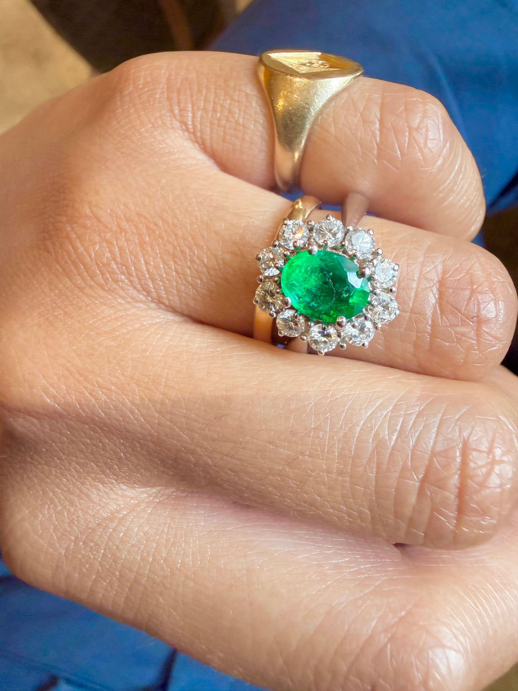 "Olympe" Bague Marguerite en or blanc émeraude et diamants