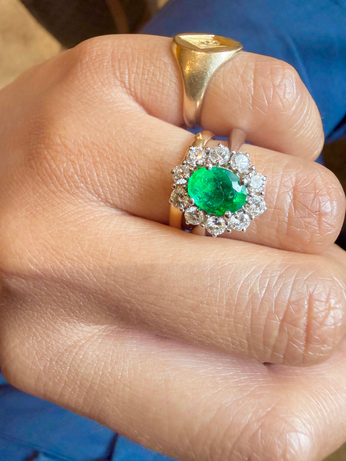 "Olympe" Bague Marguerite en or blanc émeraude et diamants