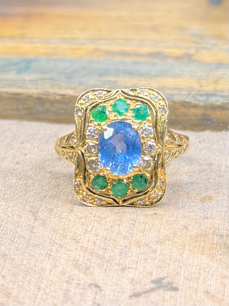 «Inès» Bague en or jaune, saphir, tanzanites et diamants