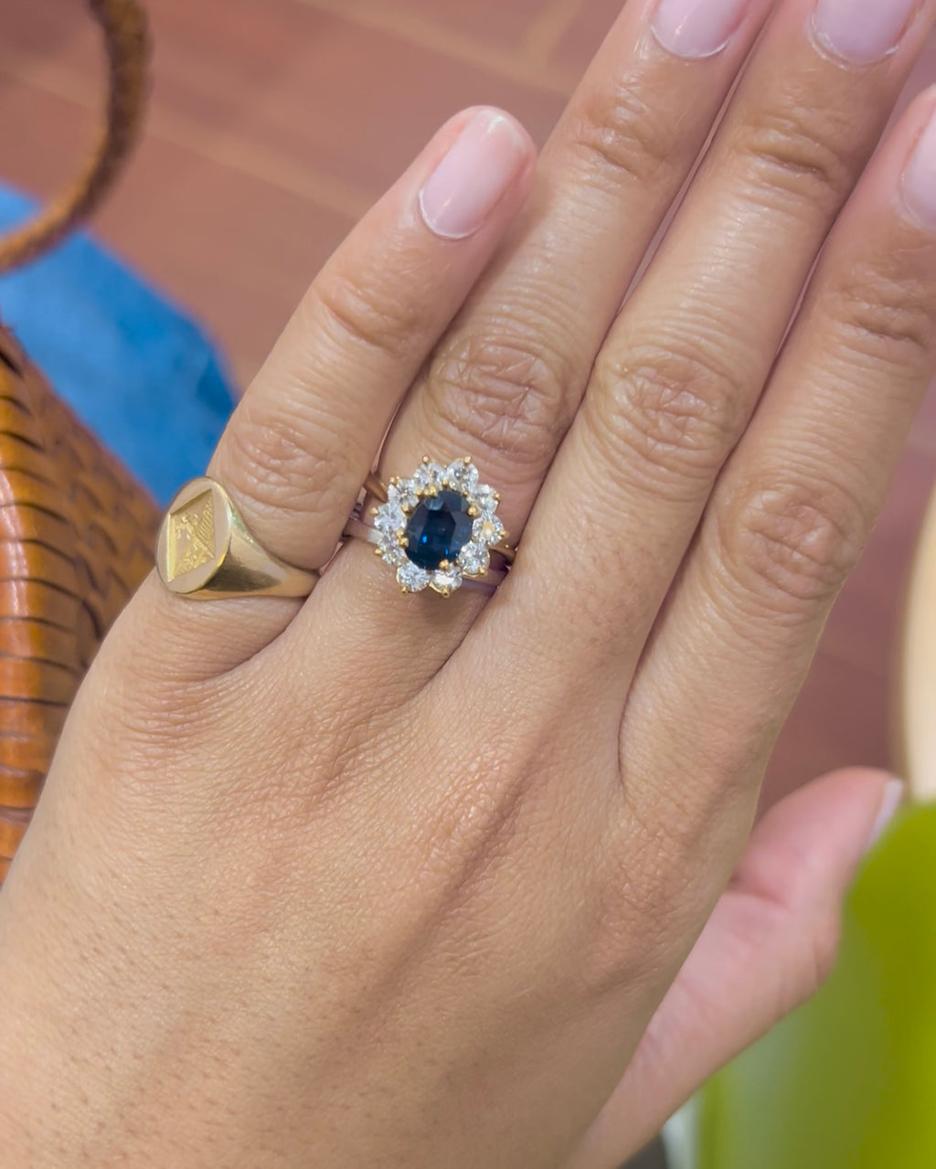 « Valentine» Bague Marguerite en or jaune, saphir et diamants
