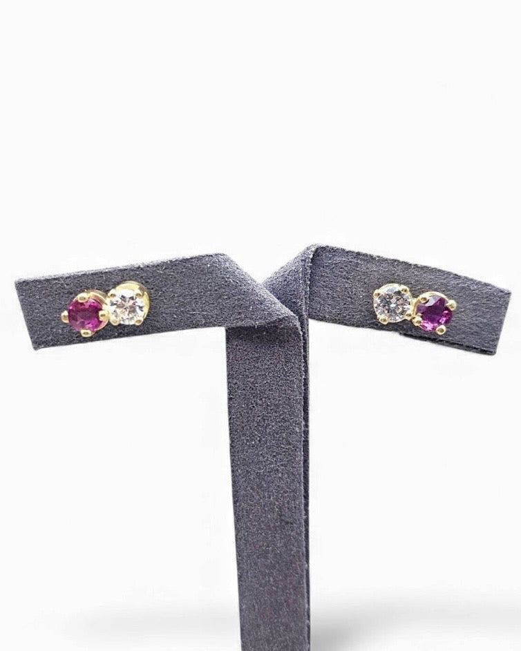 Earrings in yellow gold, diamonds and rubies