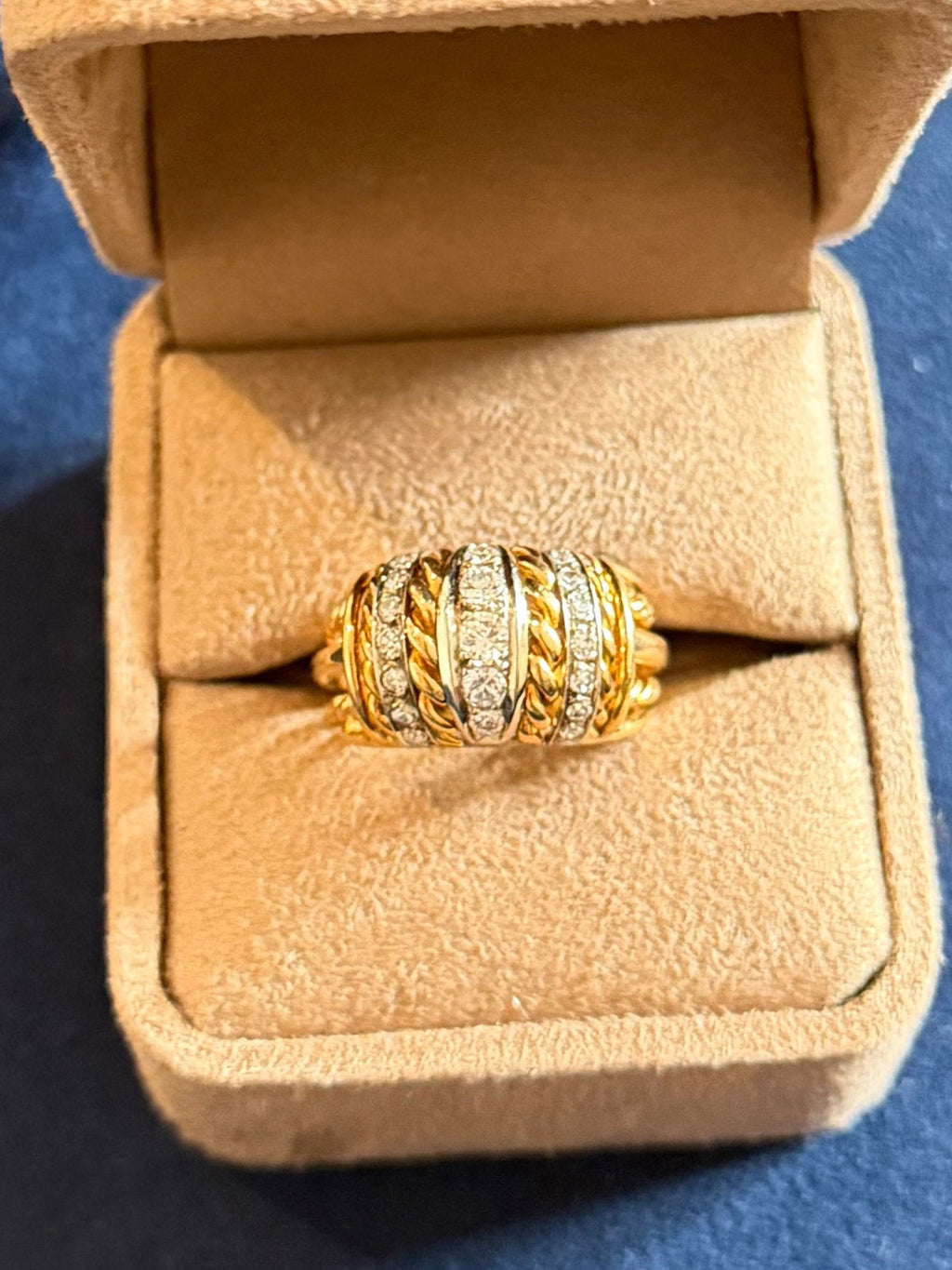 "Zita" Bague Dôme en or jaune et diamants