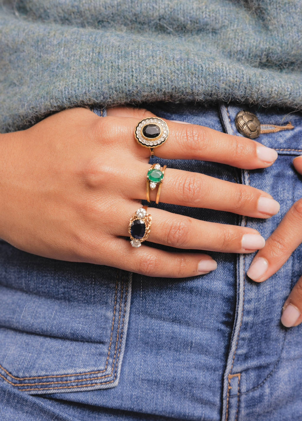 "Charlotte" Bague Marguerite en or jaune, saphir et diamants