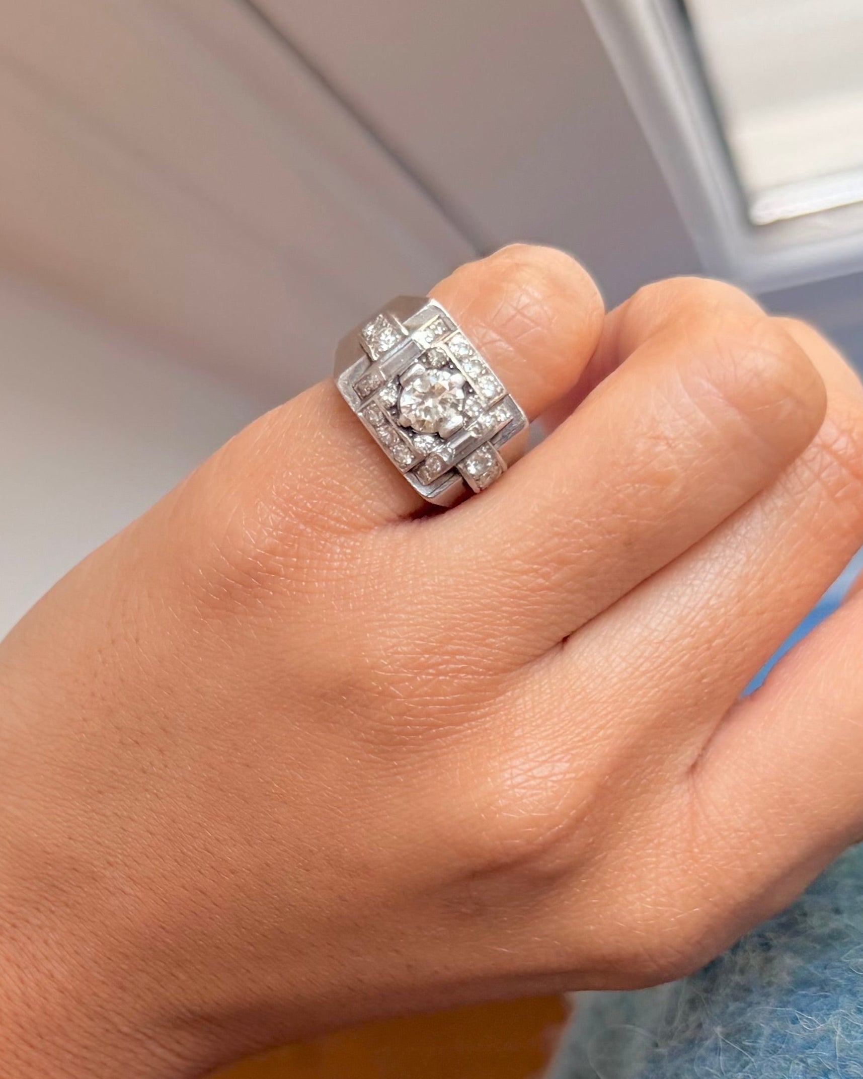 "Éléonore" Bague Chevalière en platine et diamants