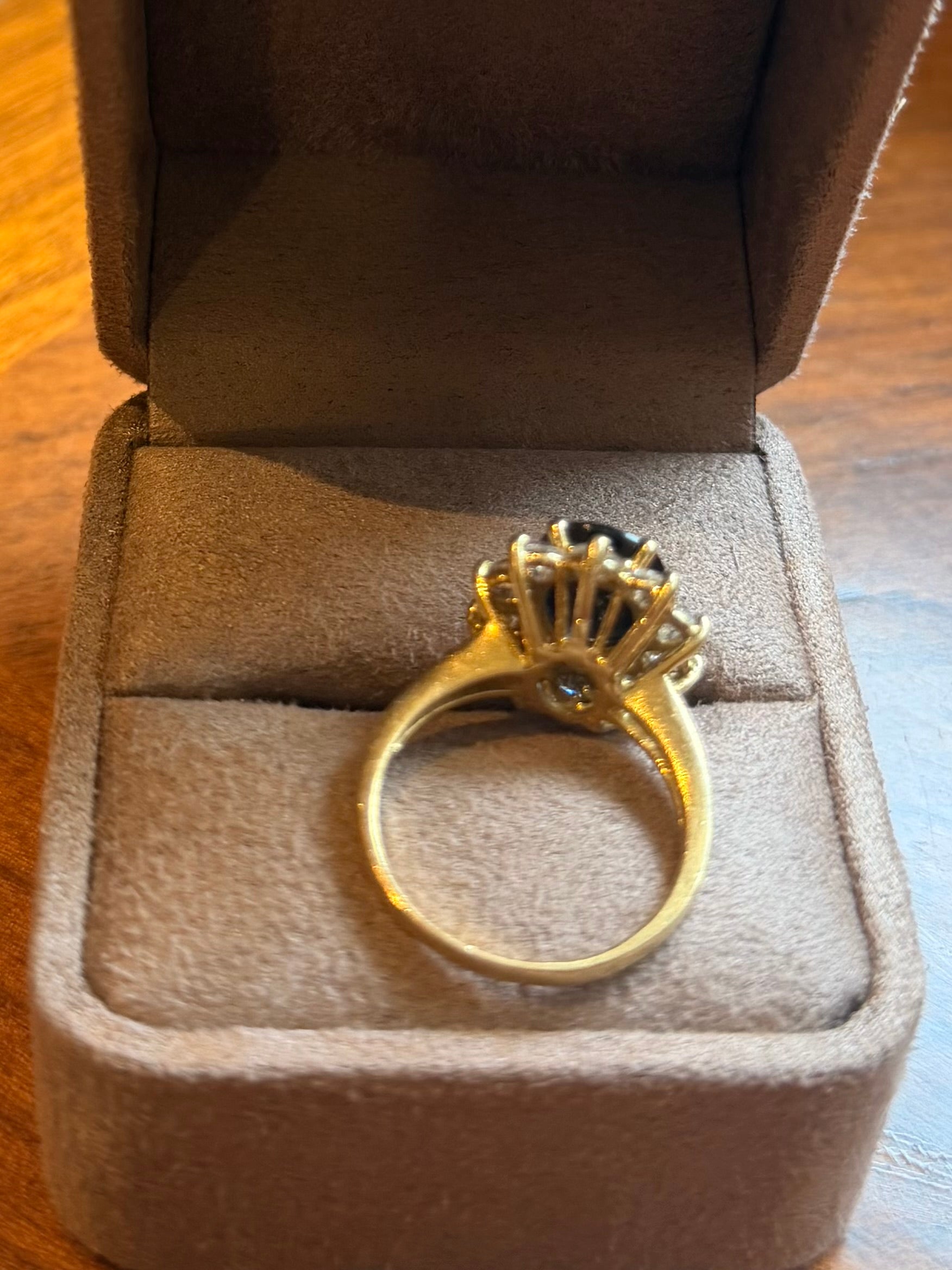 "Cécile" Bague Marguerite en or jaune, saphir et diamants