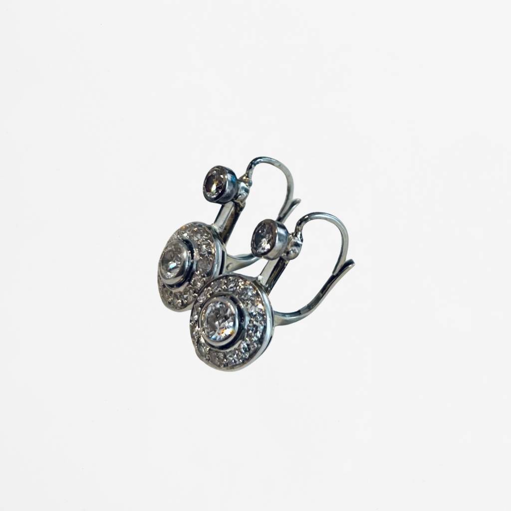 Dormeuses Art déco en or blanc, platine et diamants