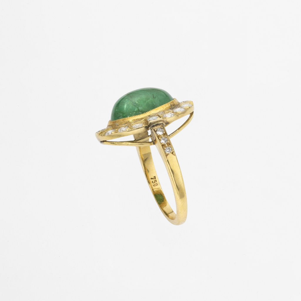 Bague en or jaune, émeraude et diamants