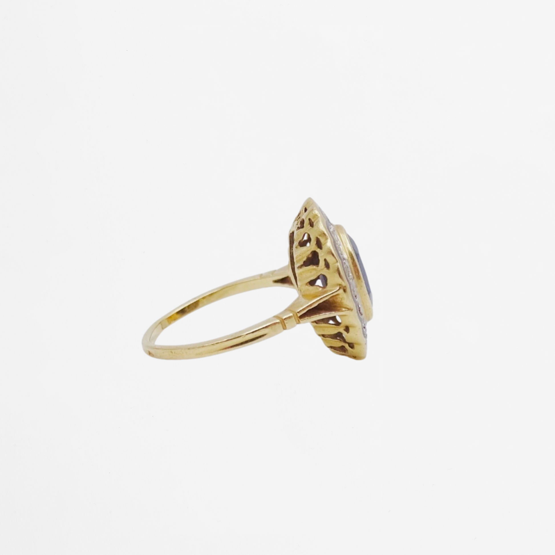 Bague Marguerite en or jaune, saphir et diamants