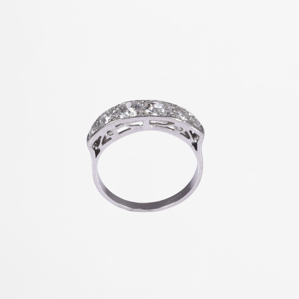 "Ombline'' Bague Jarretière Art déco en platine et diamants