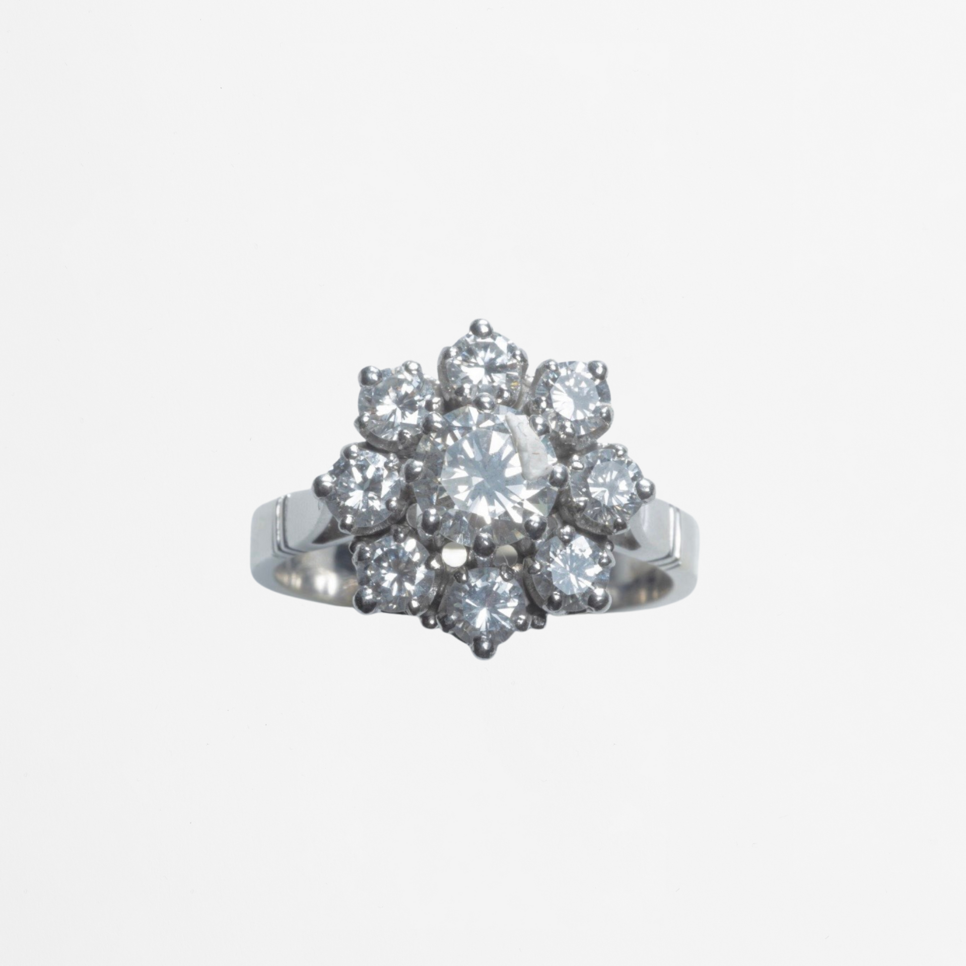Bague Marguerite en platine et diamants