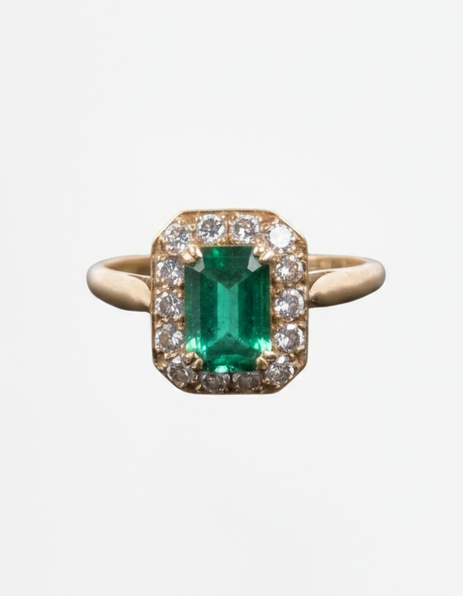 « Théodora» Bague en or jaune, émeraude et diamants