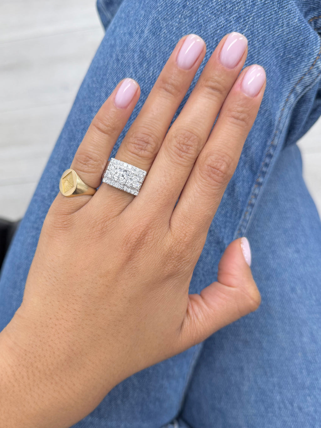 "Bianca" Bague en or blanc et diamants