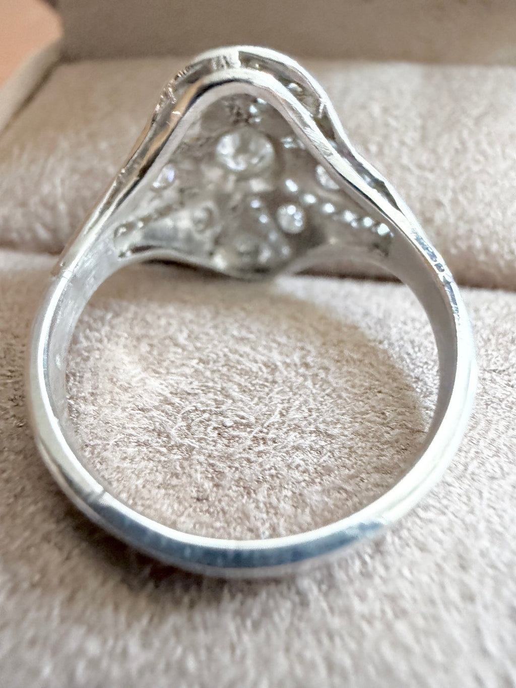 "Angelique" Bague art déco en platine et diamants