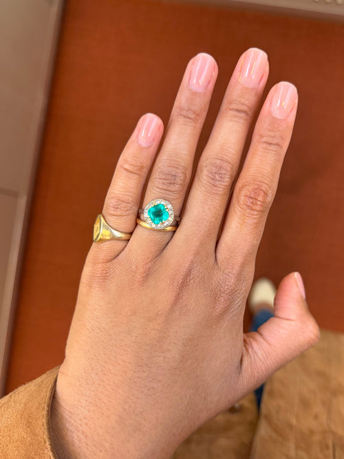 "Ambre" Bague en platine émeraude et diamants