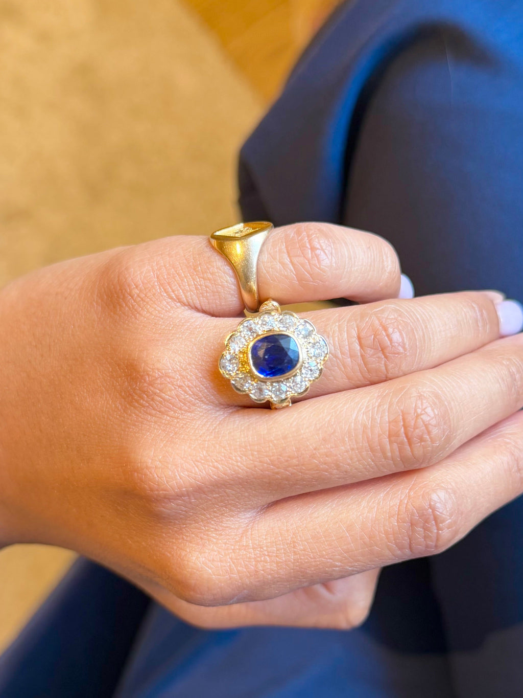 "Clémentine" Bague Pompadour en or jaune, saphir et diamants