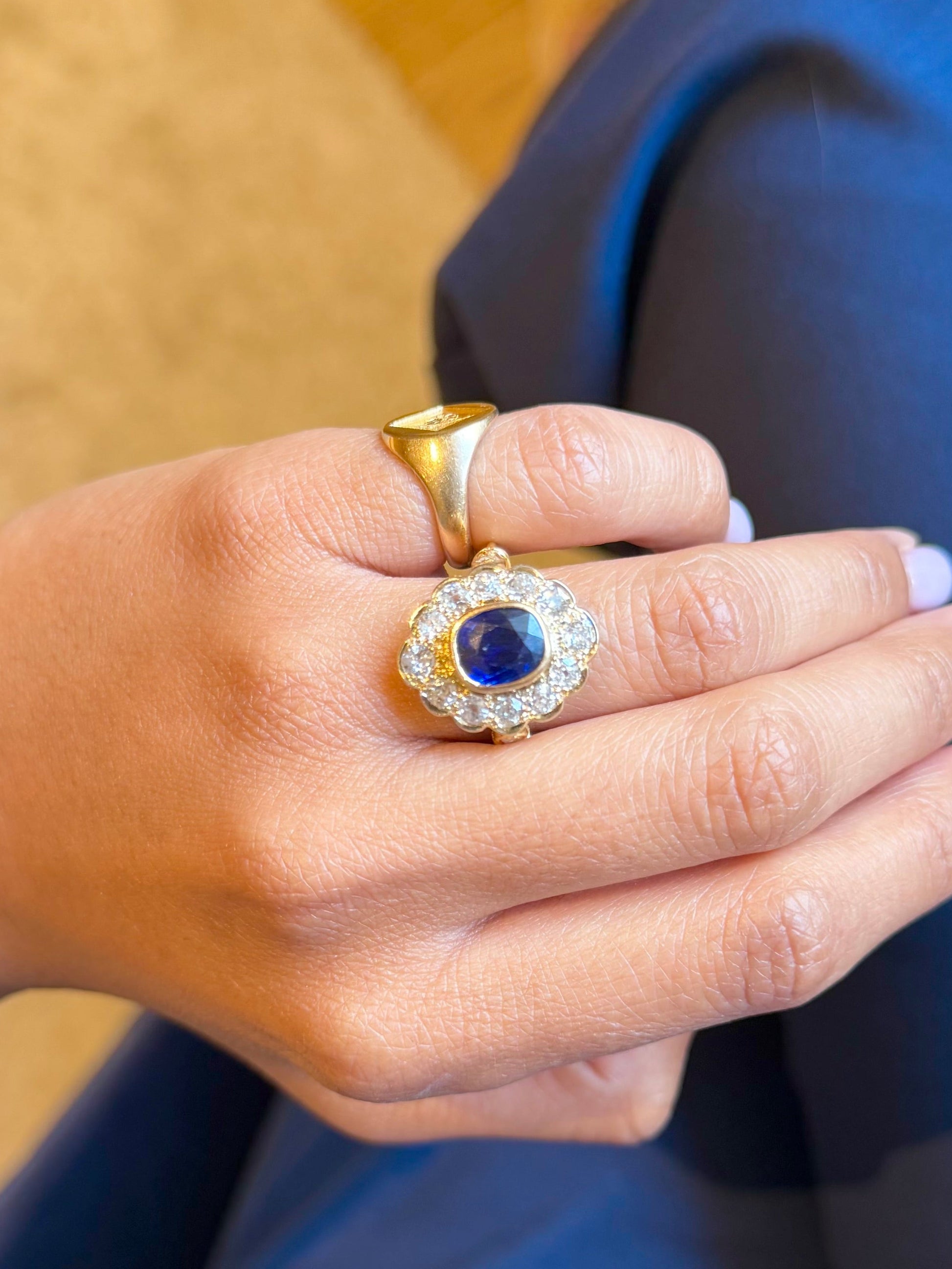 "Clémentine" Bague Pompadour en or jaune, saphir et diamants