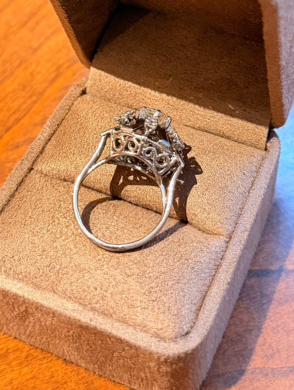 "Sidonie" Bague Art déco en platine et diamants