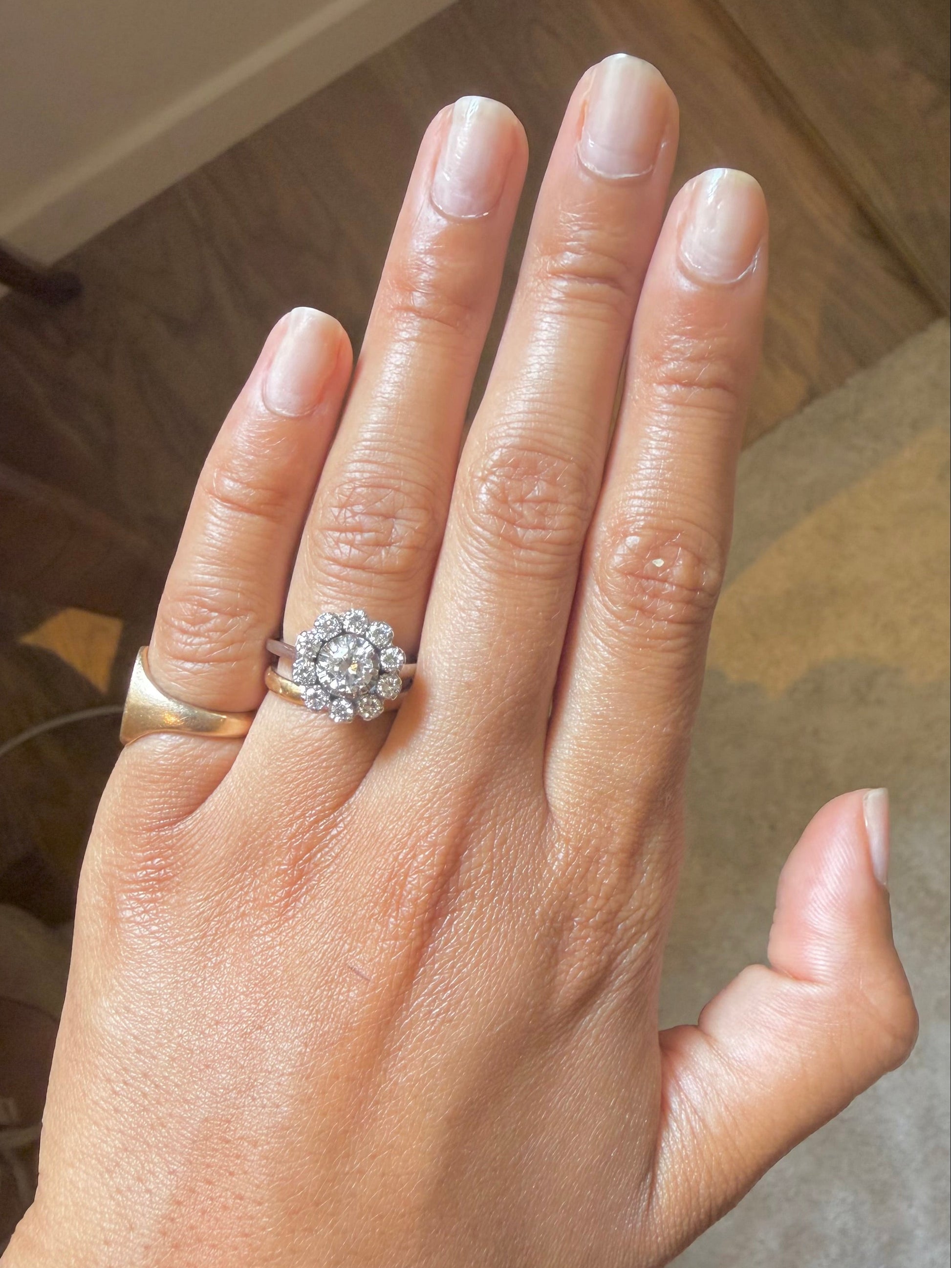"Louise" Bague Fleur en platine et diamants