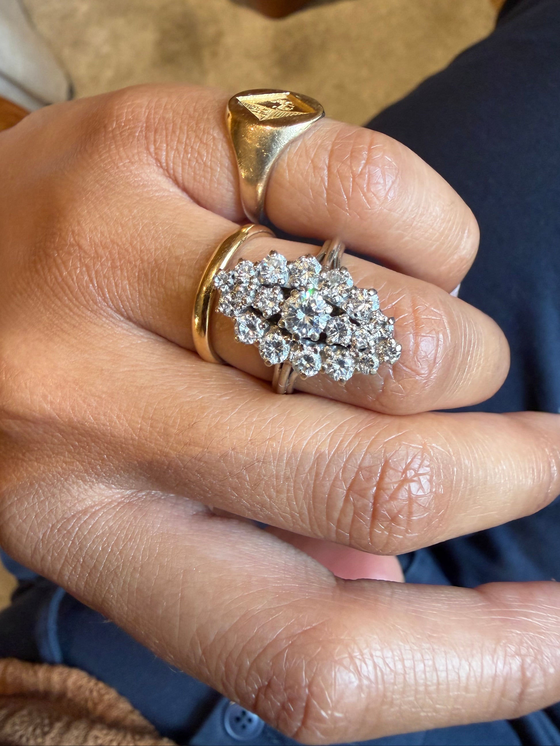 "Constance" Bague Marquise en or blanc et diamants 1.80 carats