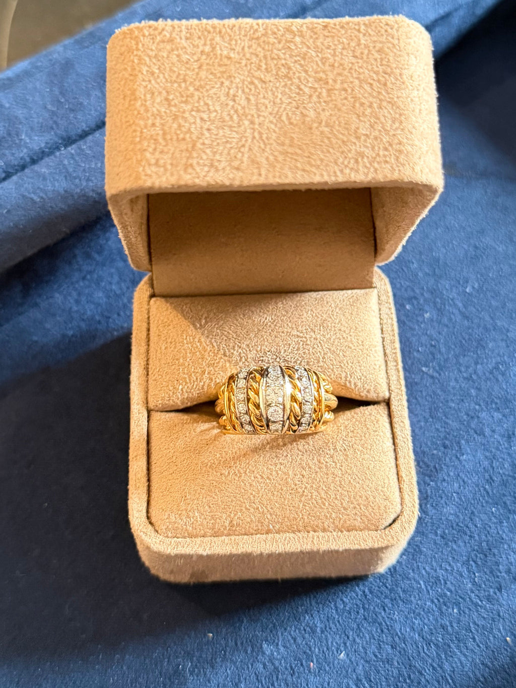 "Zita" Bague Dôme en or jaune et diamants
