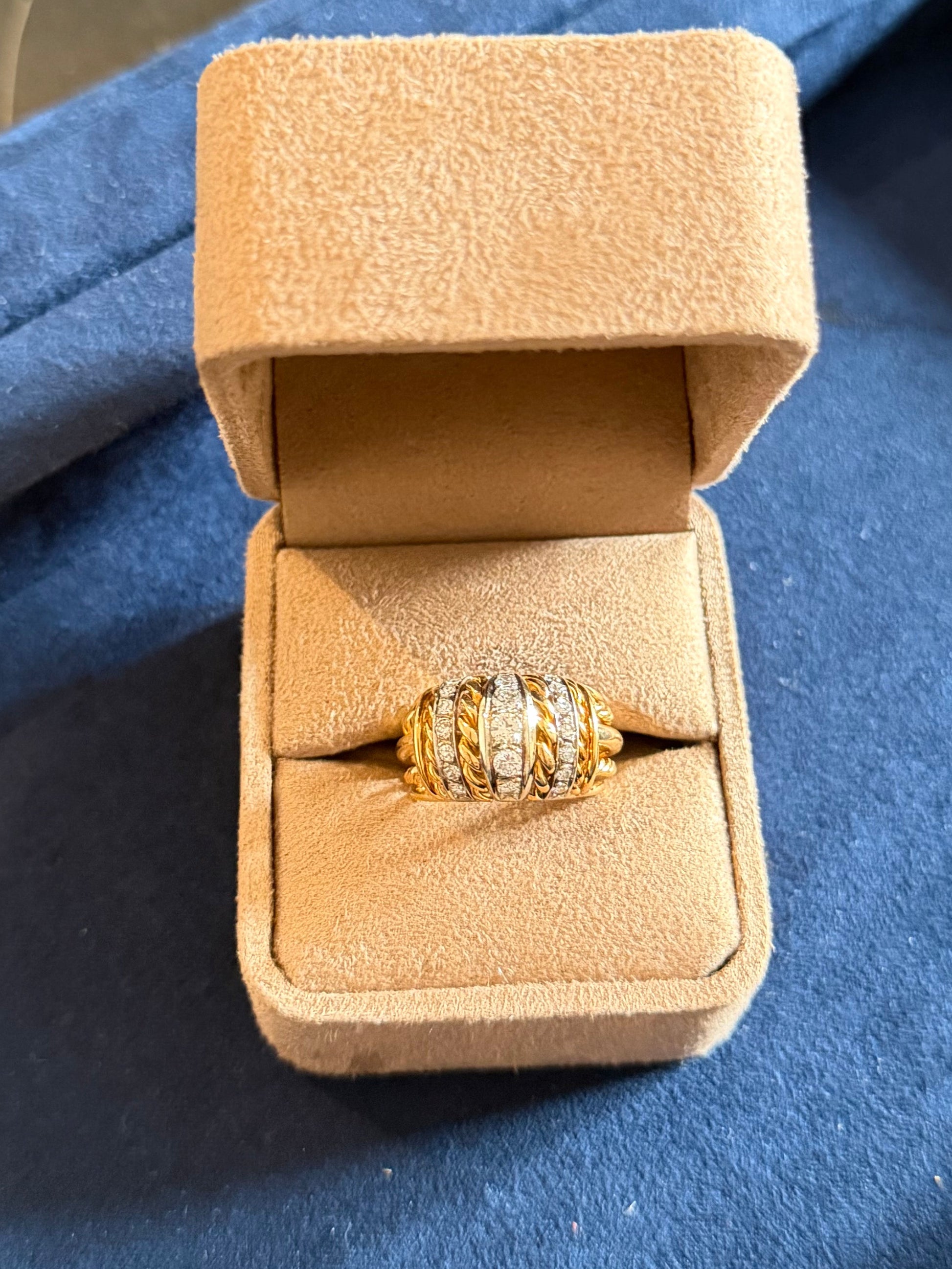 "Zita" Bague Dôme en or jaune et diamants