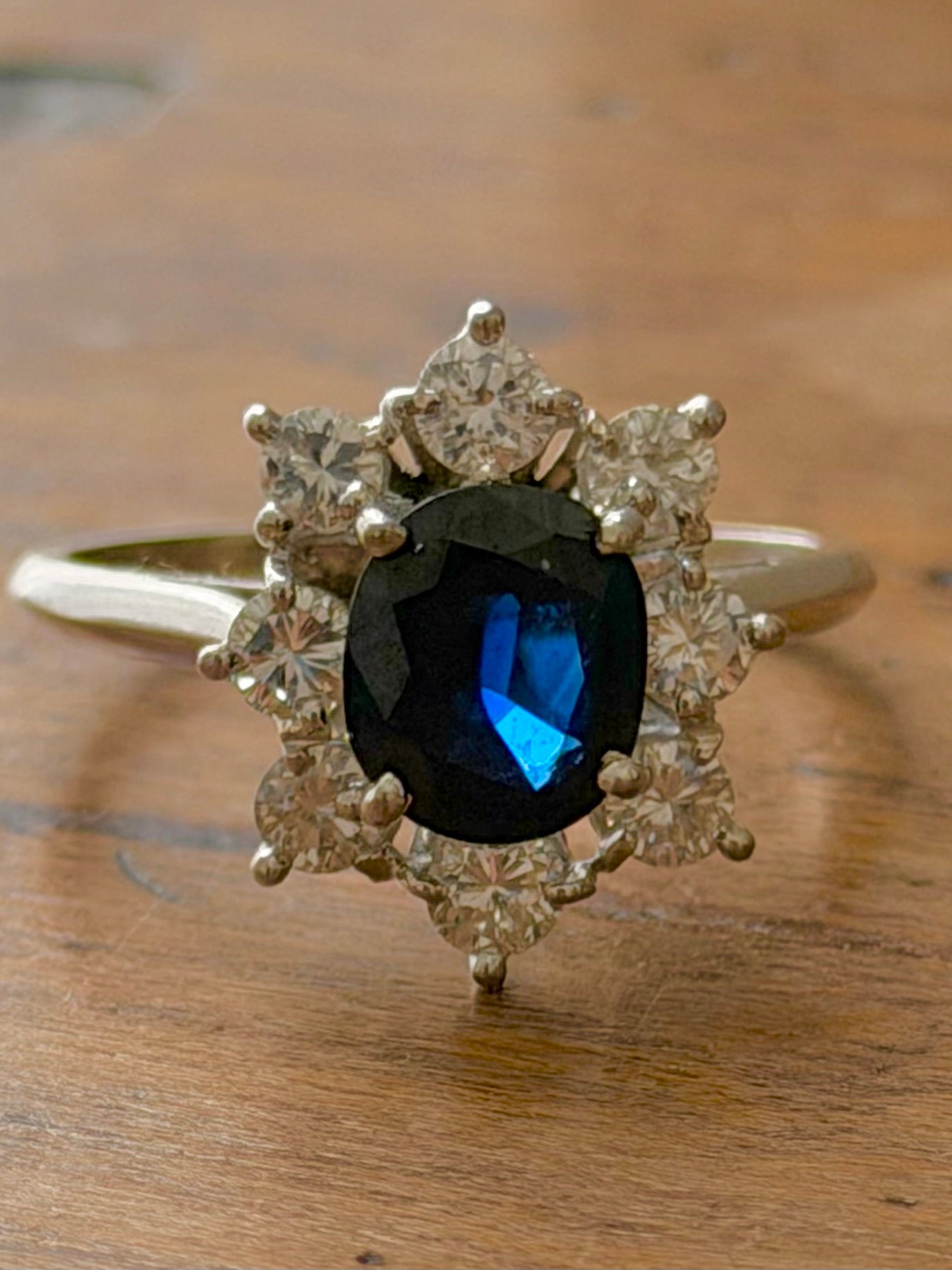« Agathe » Bague Marguerite en or blanc saphir et diamants