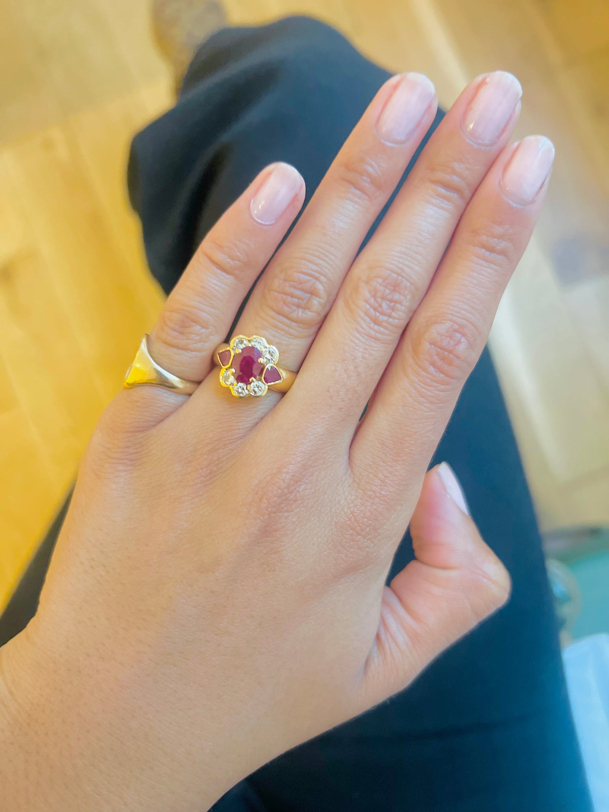 "Penelope" Ring in yellow gold, rubies and diamonds
