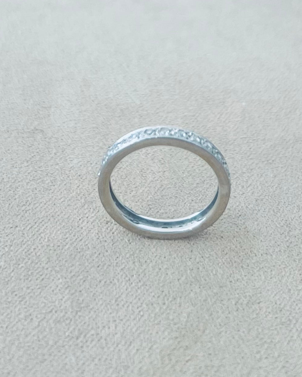 «Lucie» Alliance américaine en or blanc et diamants