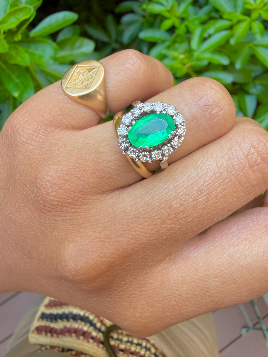 "Rose" Bague Marguerite en platine émeraude et diamants