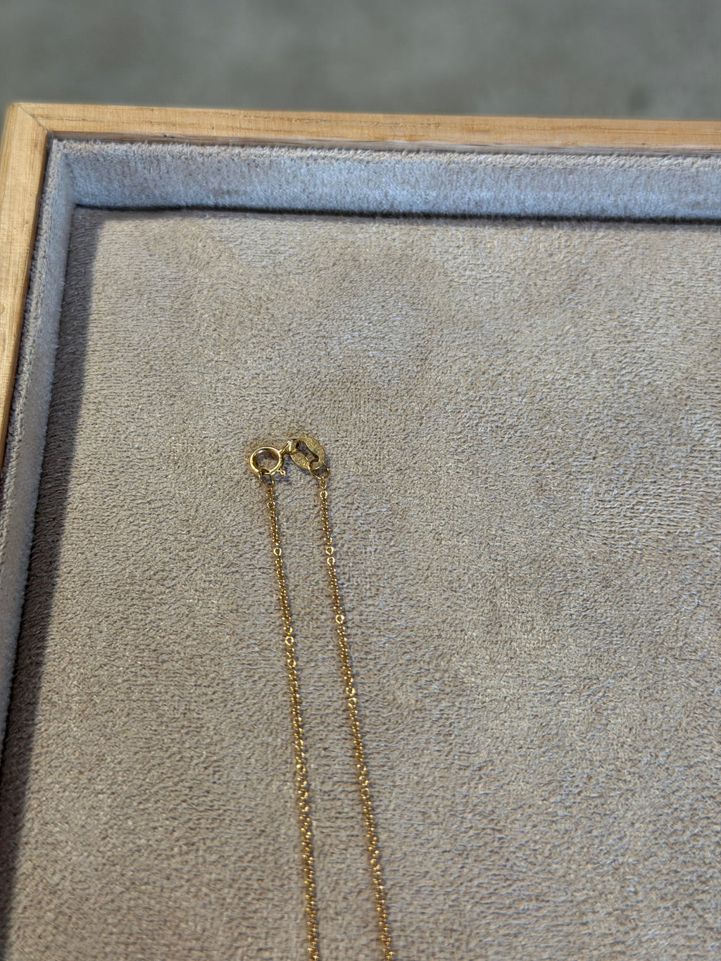 Collier en or jaune et diamant
