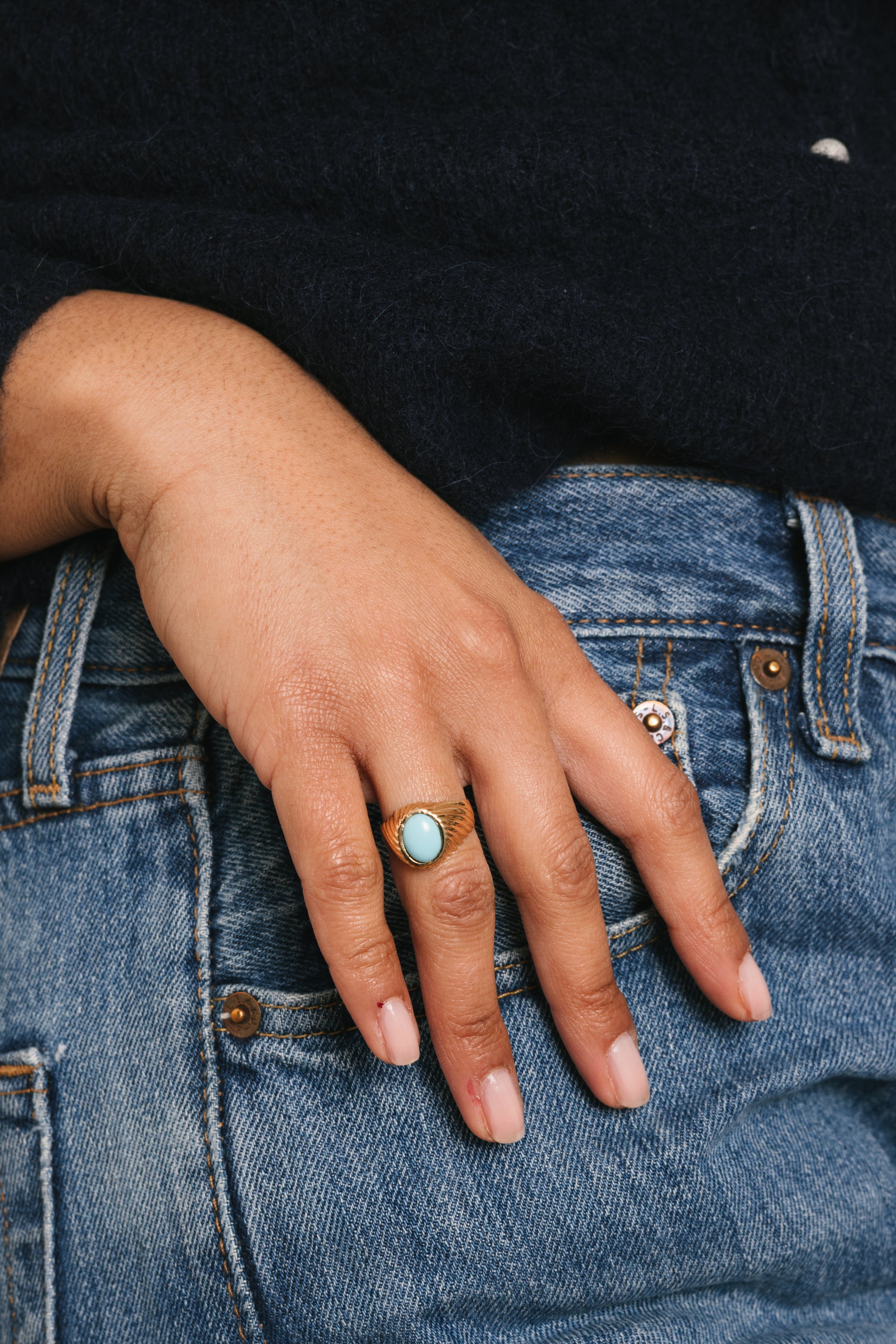 Bague Chevalière en or jaune et turquoise