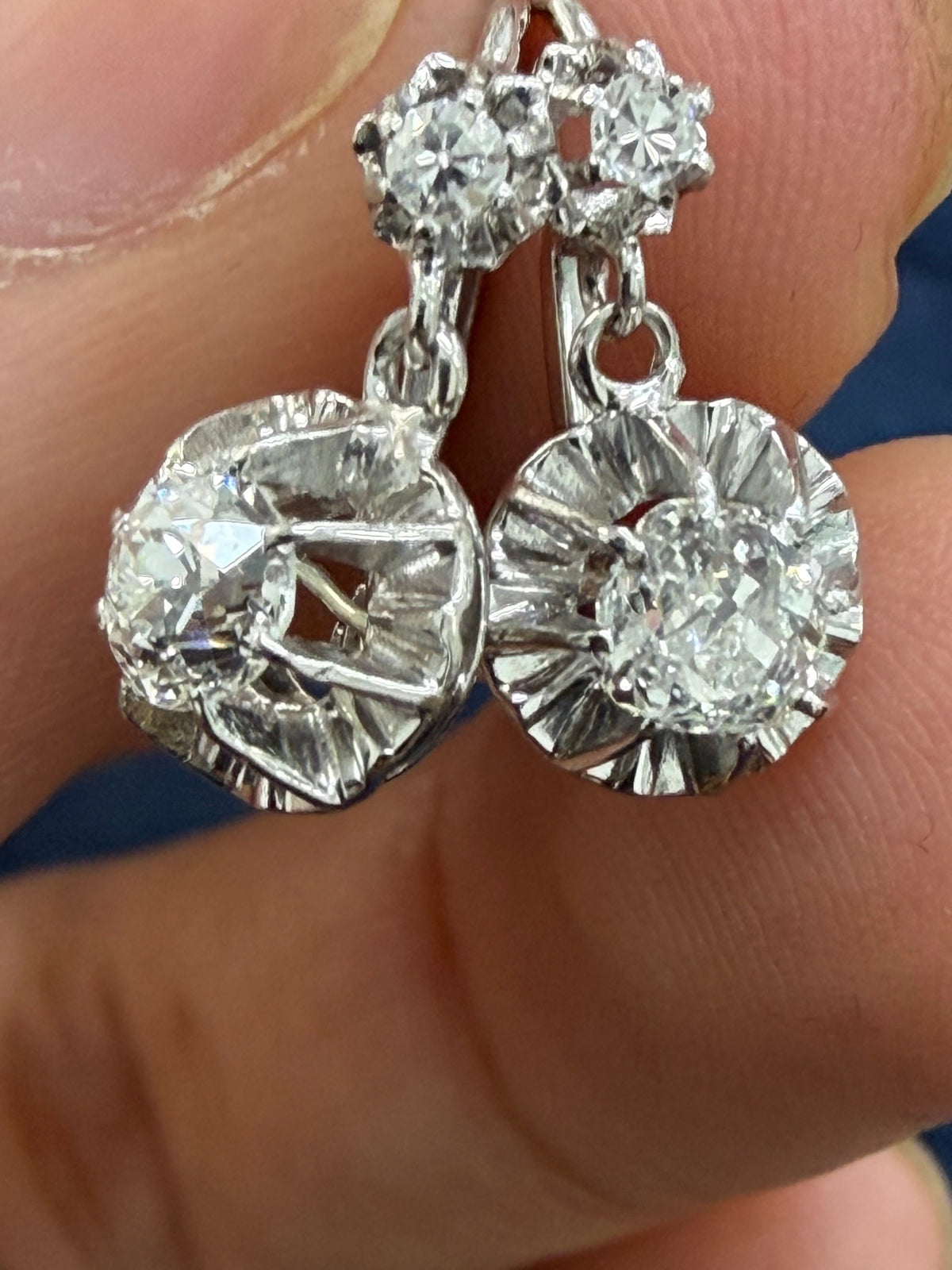 Dormeuses en or blanc et diamants
