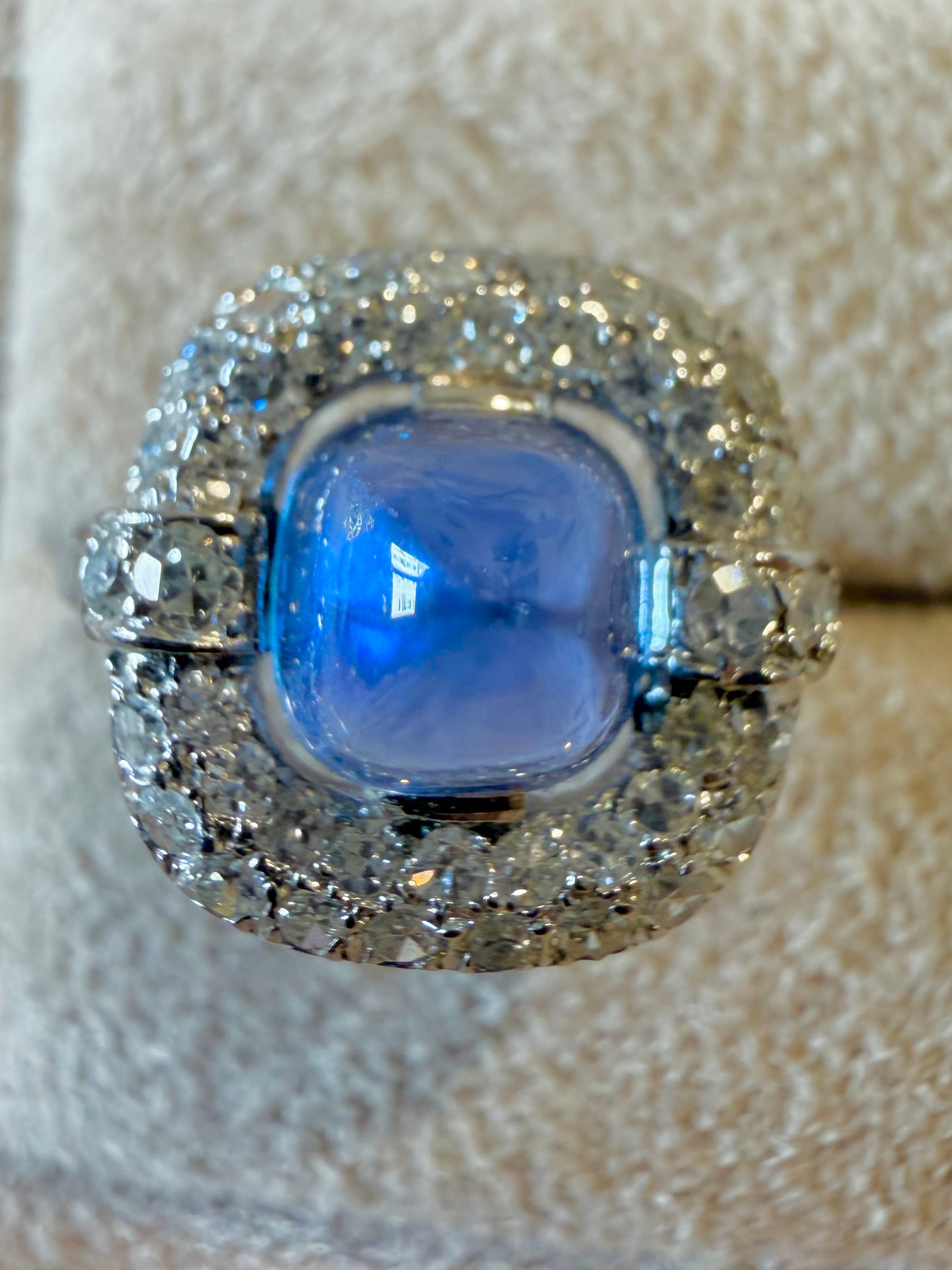 "Blanche" Bague en platine, saphir et diamants