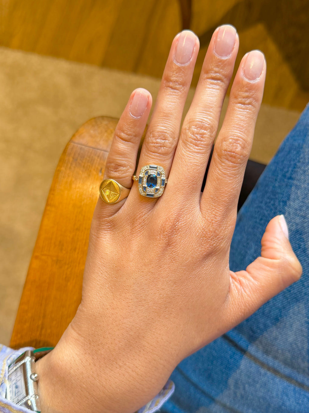 "Alix" Bague en or jaune, saphirs et diamants