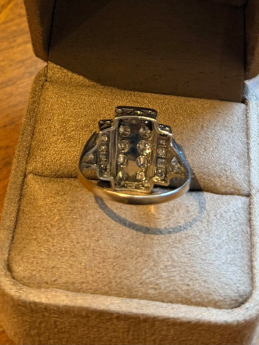 "Armelle" Bague Art déco, en platine et diamants