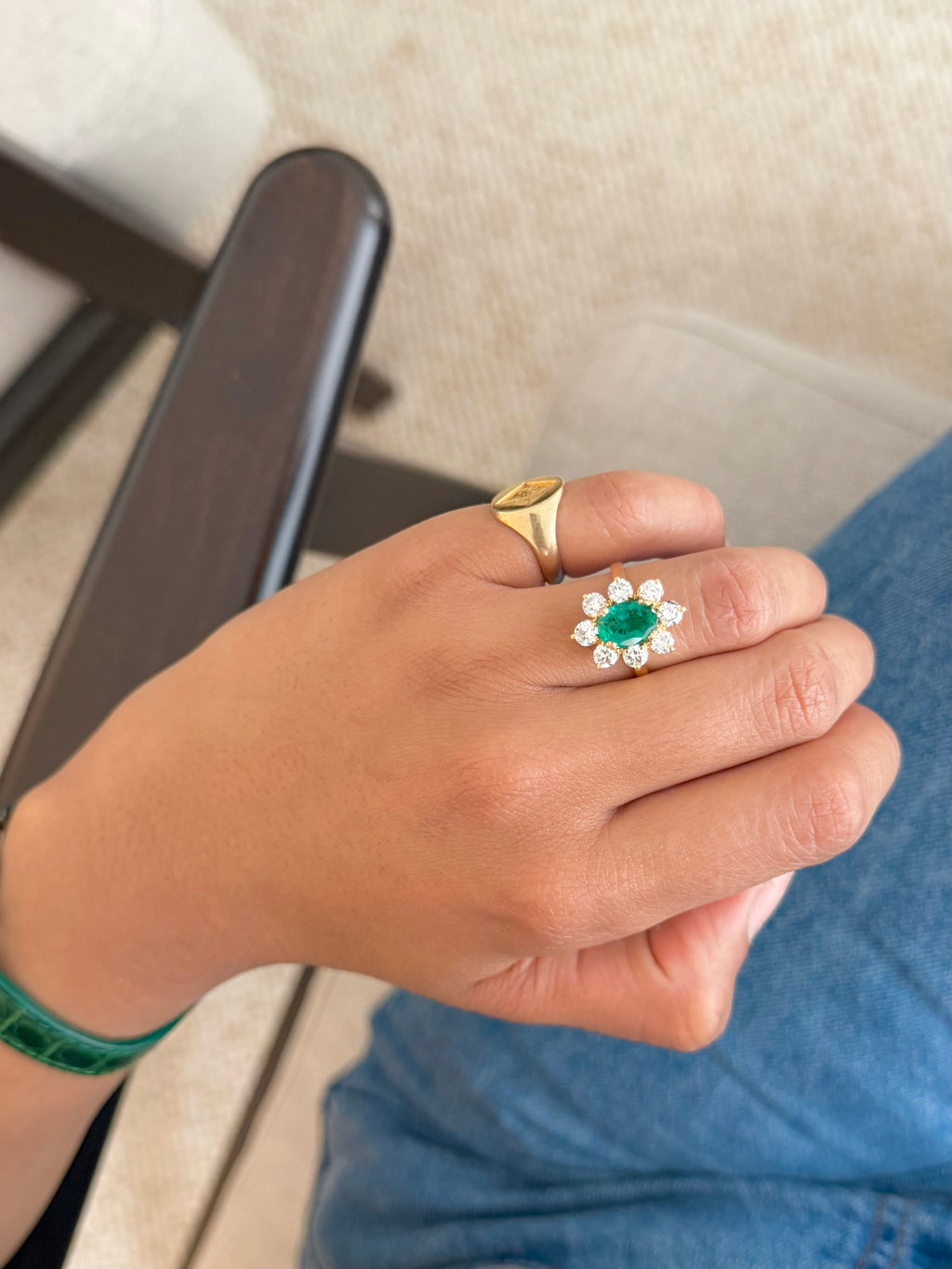 « Iris » Bague Marguerite en or jaune, émeraude et diamants