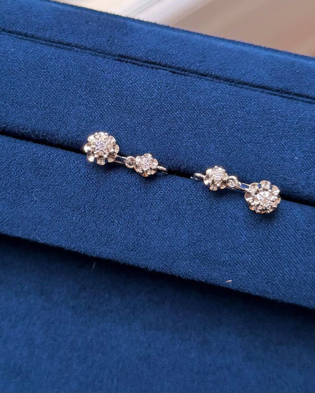 Dormeuses en or blanc et diamants