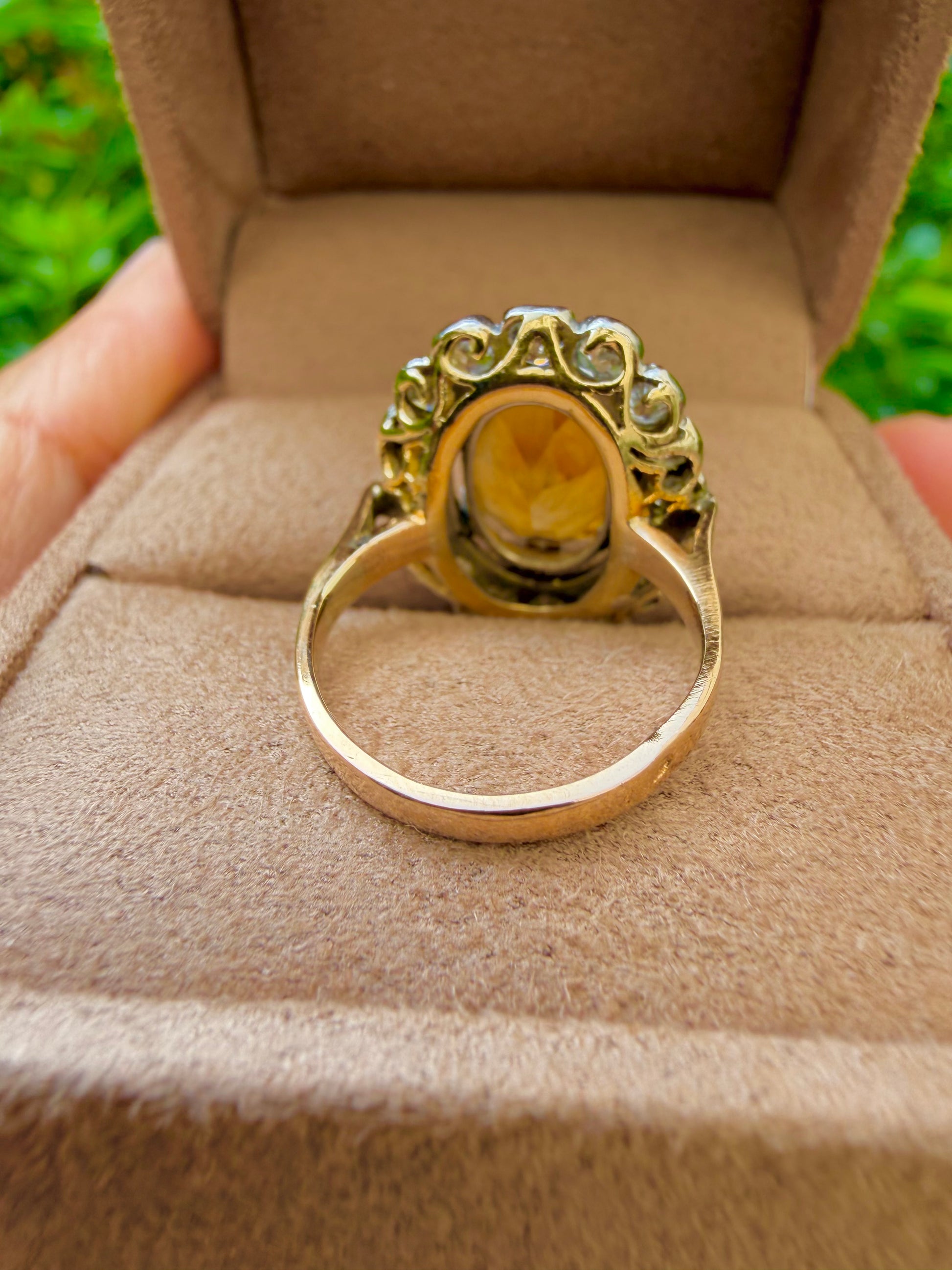 "Charlotte" Bague Pompadour en or jaune, platine citrine et diamants